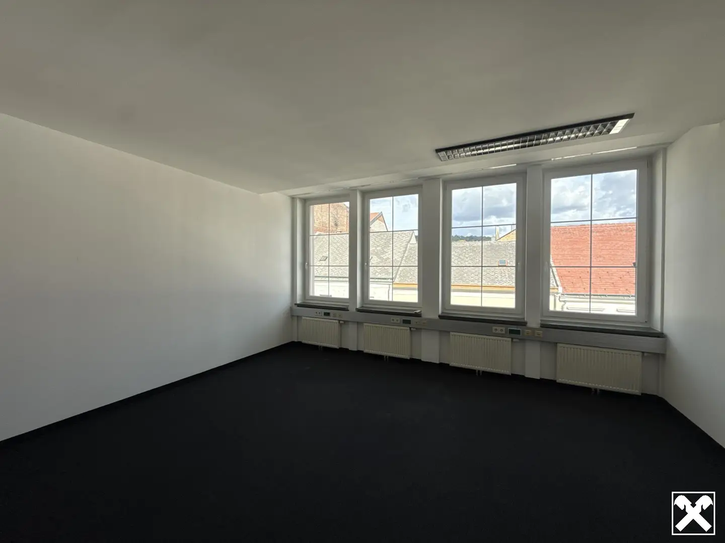 Helles Büro in zentraler Frequenzlage Wohnung