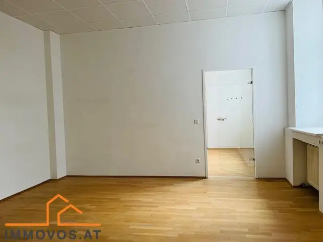 Ground floor apartment courtyard quiet barrier free with storage