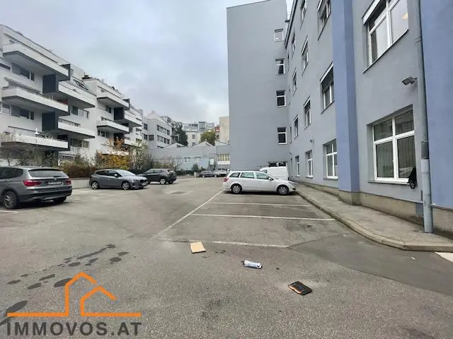 Barrierefreie Wohnung in Hofruhelage mit hoher Raumhöhe