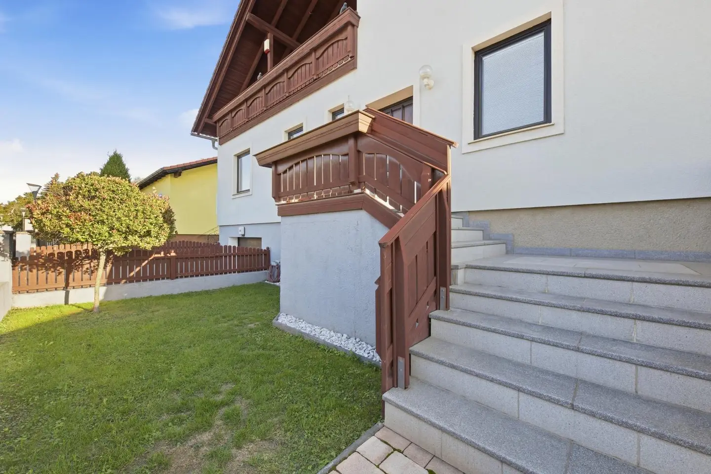 Familienwohnung mit Garten Garage und Terrasse