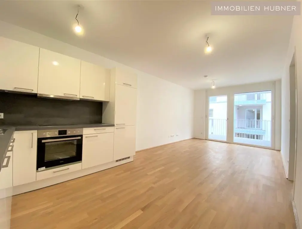 Bright Neubauwohnung with large balcony near Shopping Center Nord