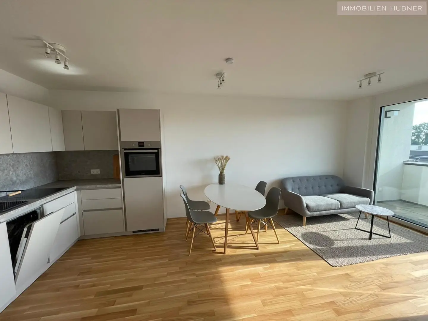 Möblierte Wohnung mit sonniger Loggia nahe Alte Donau
