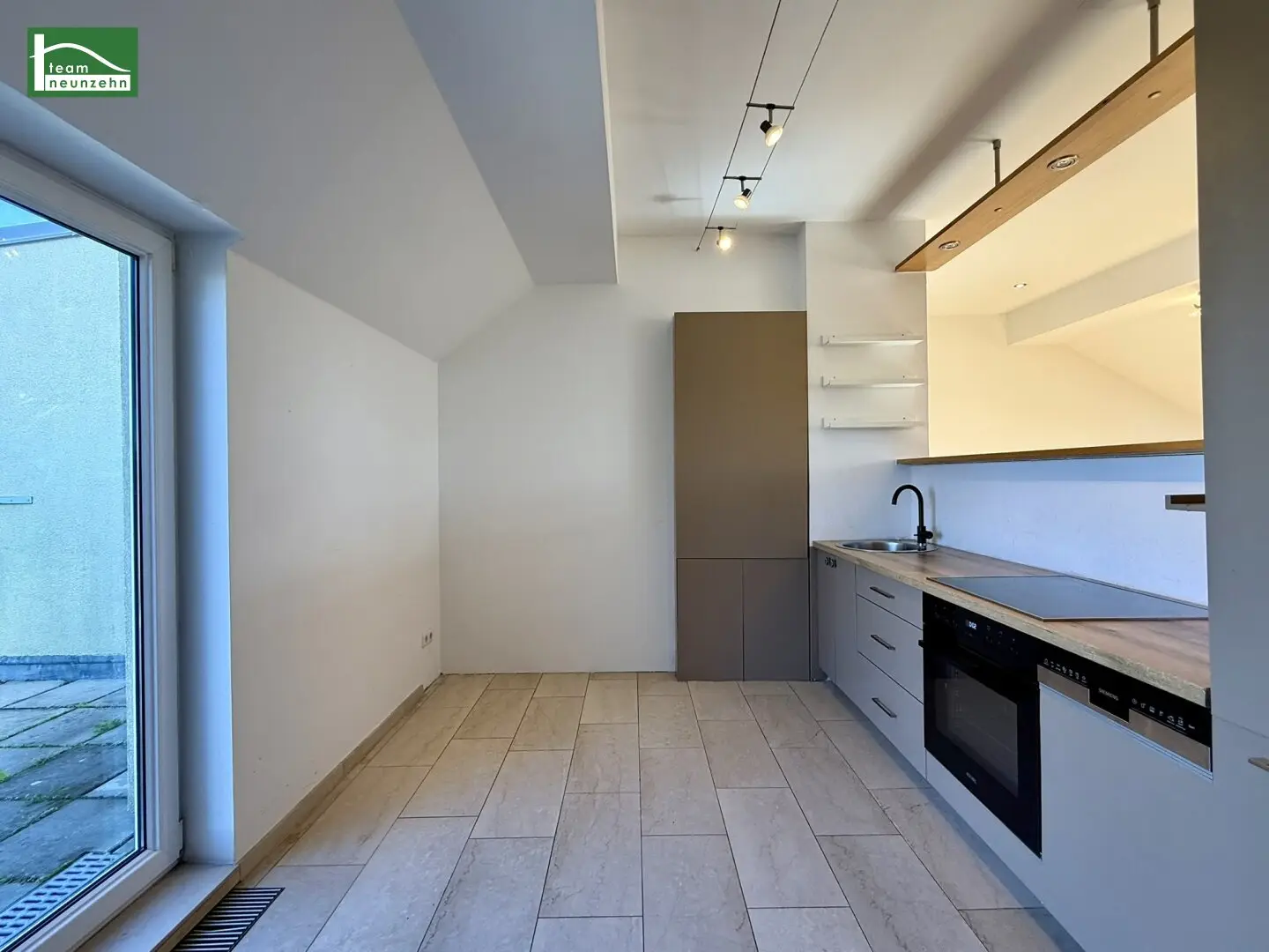 Großzügige 3-Zimmer-Wohnung mit ca. 90 m² inkl. Terrasse, Einbauküche und Klimaanlage!