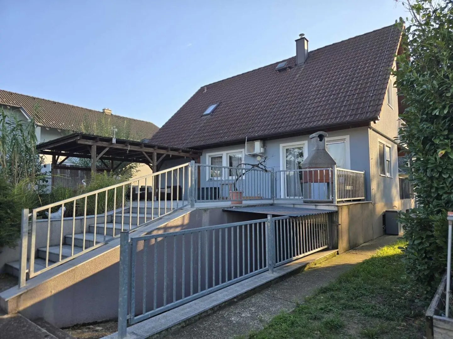 ++ Familienidylle mit 5 Zimmern, Riesen-Terrasse mit 63,5 m²  + großer Garten + BJ1997 + 2 KFZ-Stellplätze ++