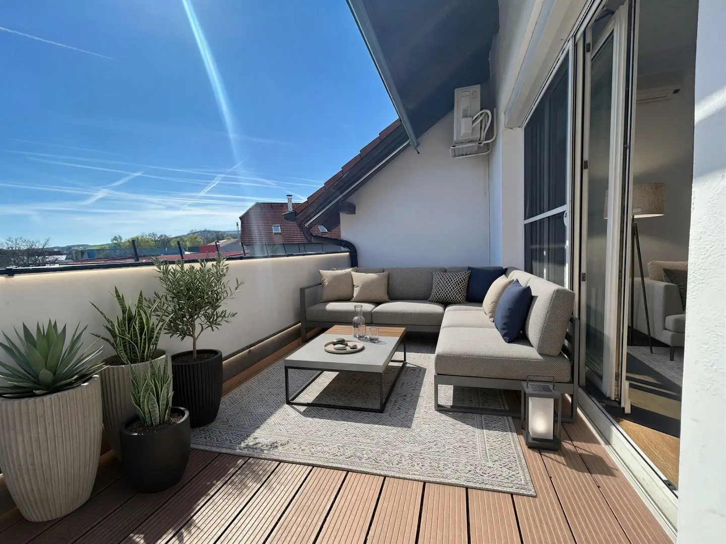 Helle Wohnung mit Terrasse und Teilmöblierung