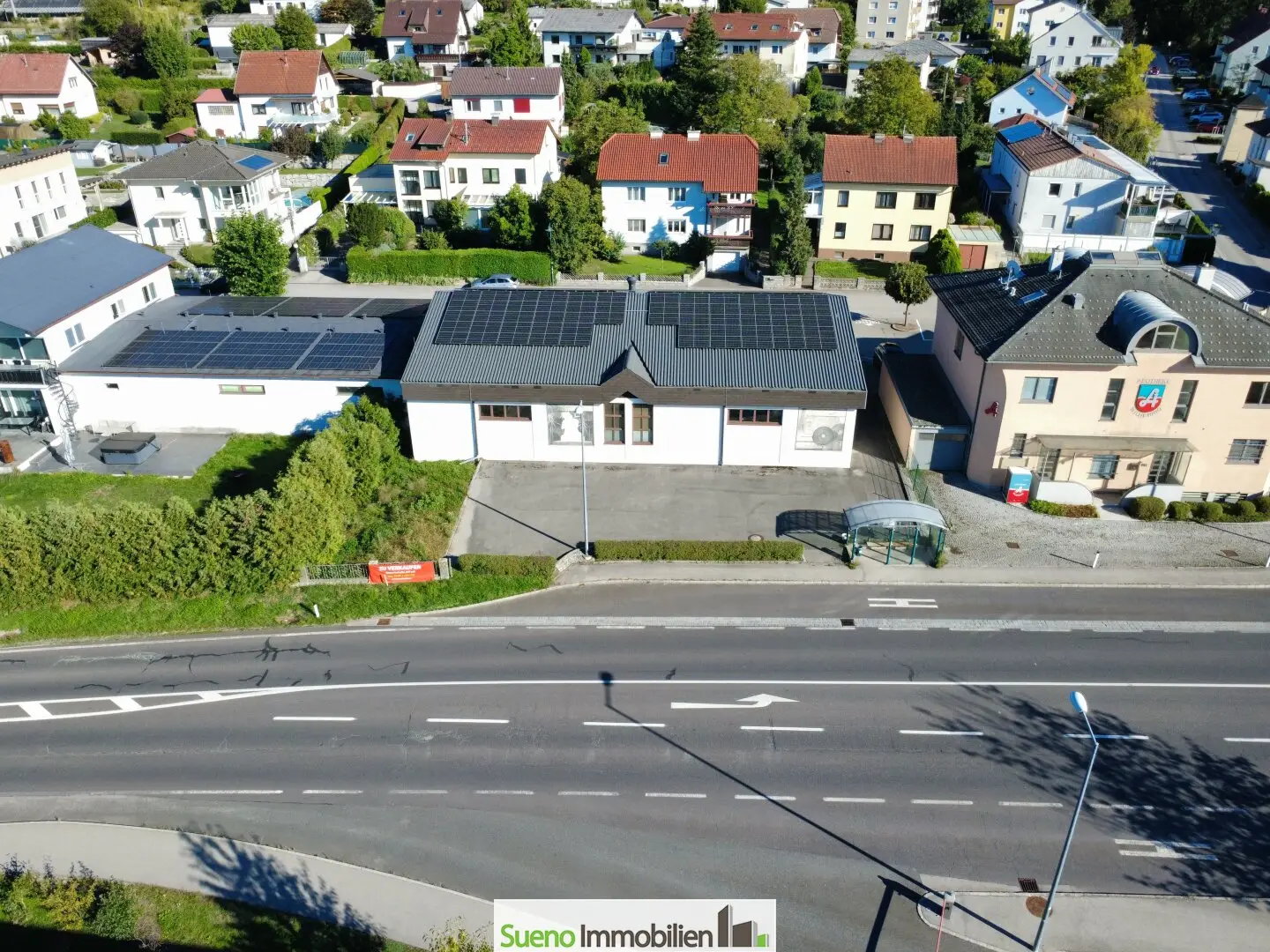 Large commercial hall in Wilhering – ideal sales, exhibition and storage hall