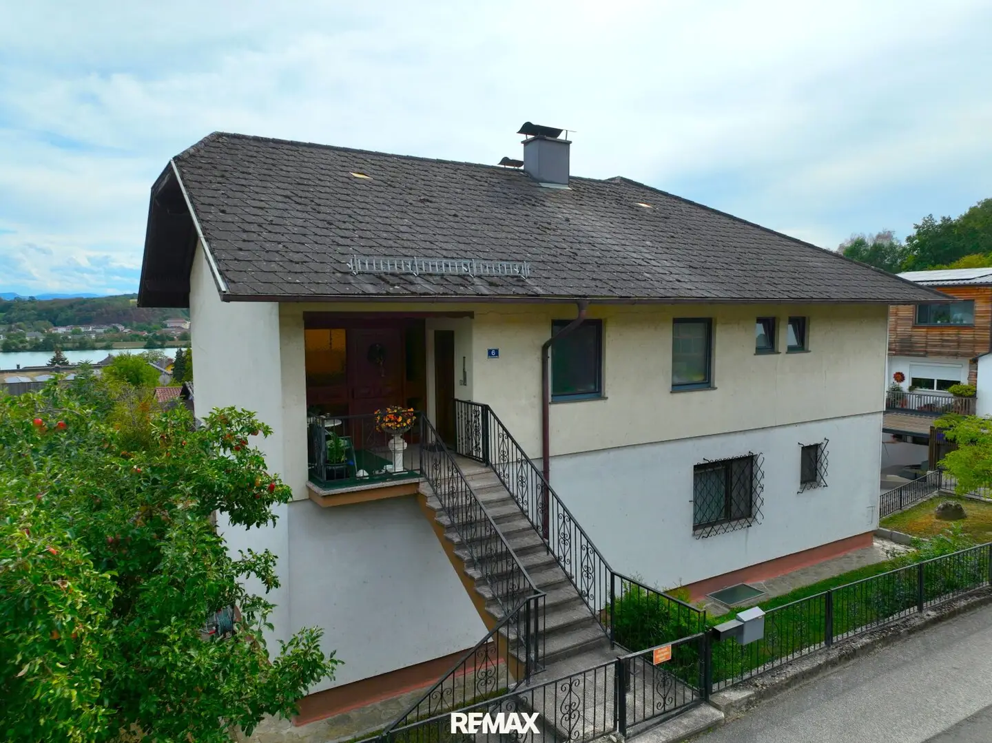Zweifamilienhaus mit 10 Jahres-Wohnrecht in Marbach
