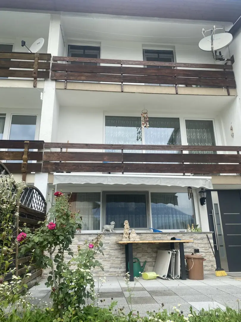 Gepflegtes 5-Zi-Reihenhaus in Imst mit Garten, Balkon, Garage – Perfekt für Familien!