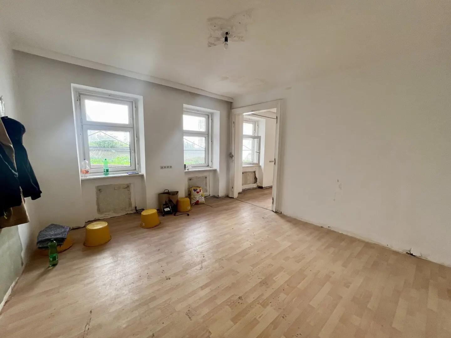 Spacious 3.5-room apartment with 107 m² in attractive location with terrace installation possibility