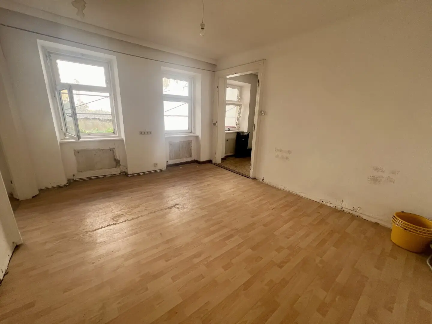 Spacious 3.5-room apartment with 107 m² in attractive location with terrace installation possibility