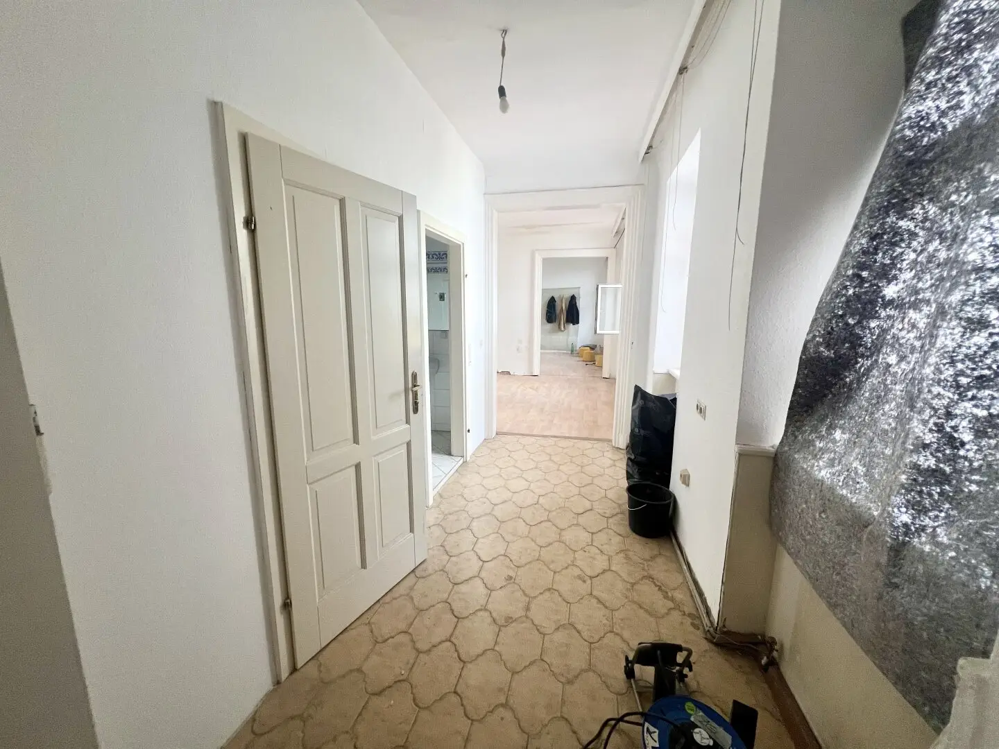 Spacious 3.5-room apartment with 107 m² in attractive location with terrace installation possibility