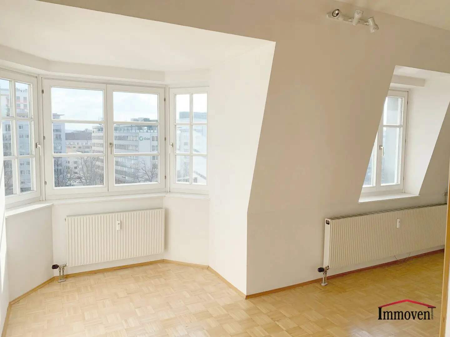 UNBEFRISTET - Helle Wohnung mit Galerie und wunderbarem Ausblick!