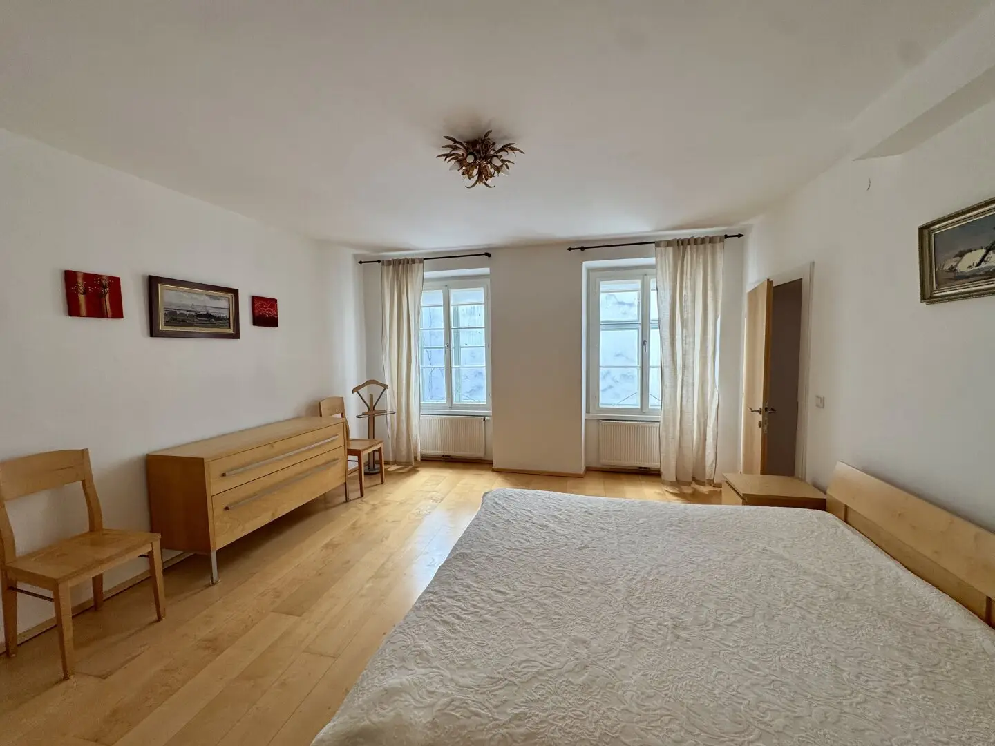 Stephansplatz - fully furnished historic apartment in a quiet location