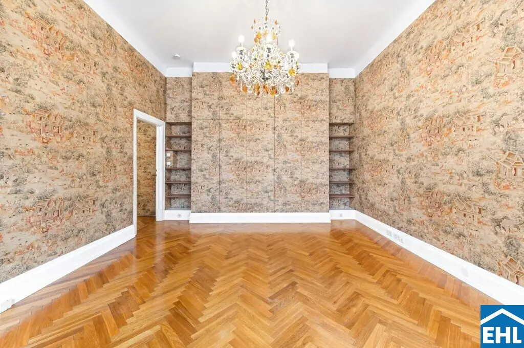 Extravagant 4.5 room period apartment in prime Vienna location next to the French Embassy
