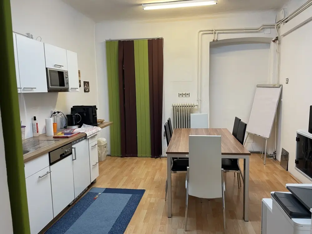 Vielseitig nutzbare Einheit mit Abstellraum Wohnung