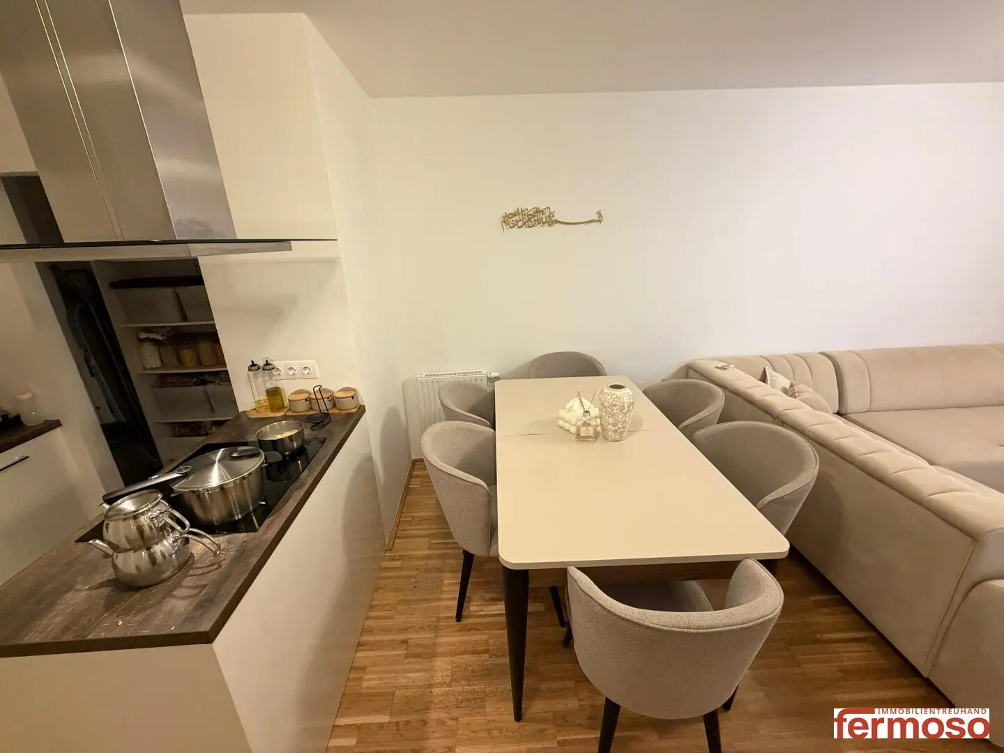 Modern 2-room apartment with fitted kitchen, underfloor heating &amp; elevator in 1210 Vienna