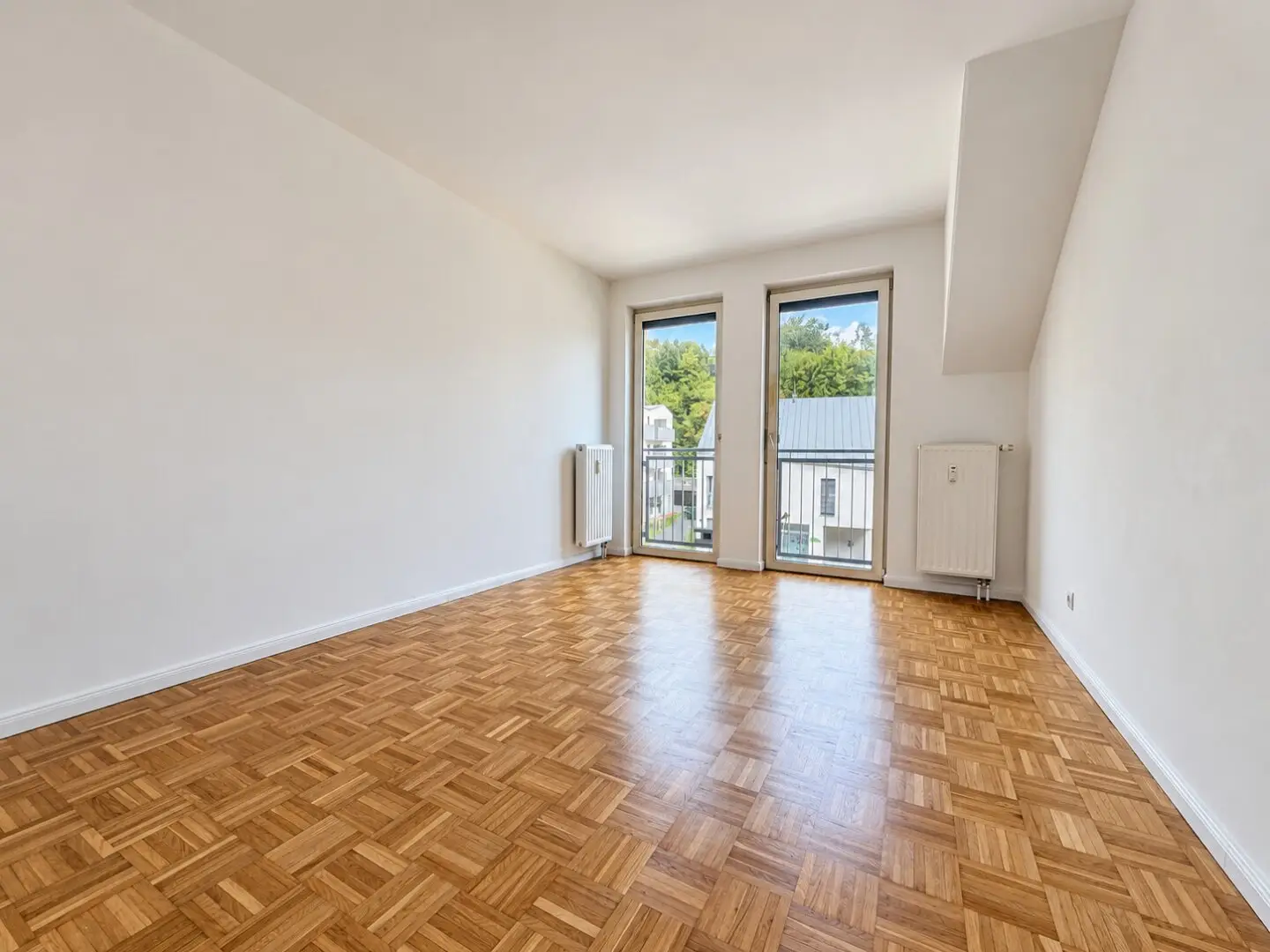 Bright 2-room apartment with balcony in top location - View of the Mariatrost Basilica - First occupancy after renovation!