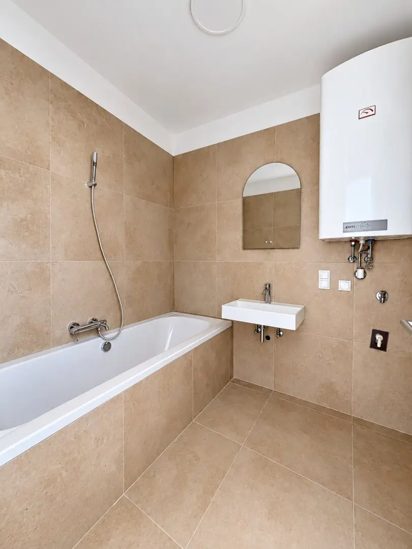 Bright 2-room apartment with balcony in top location - View of the Mariatrost Basilica - First occupancy after renovation!
