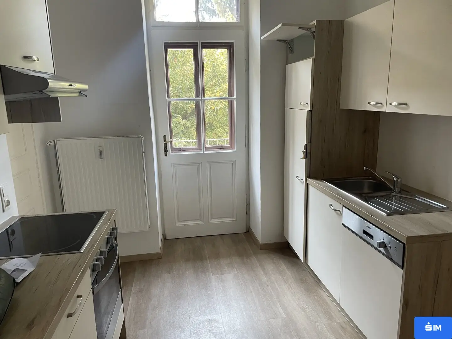 2-room period apartment with balcony