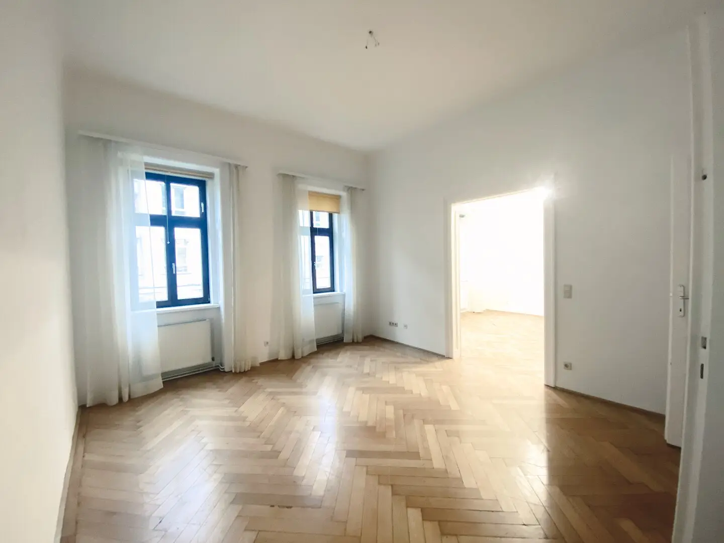 NEW! Flatshare suitable! Affordable 3-room period apartment for rent! Rooms with separate access!