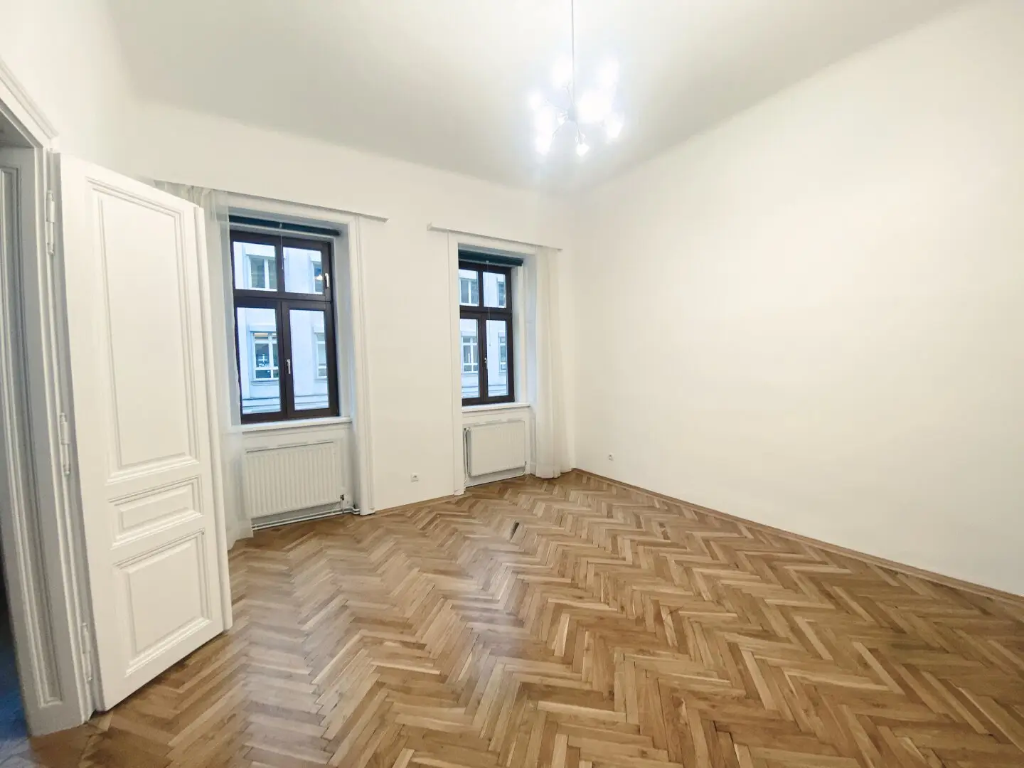 NEW! Flatshare suitable! Affordable 3-room period apartment for rent! Rooms with separate access!