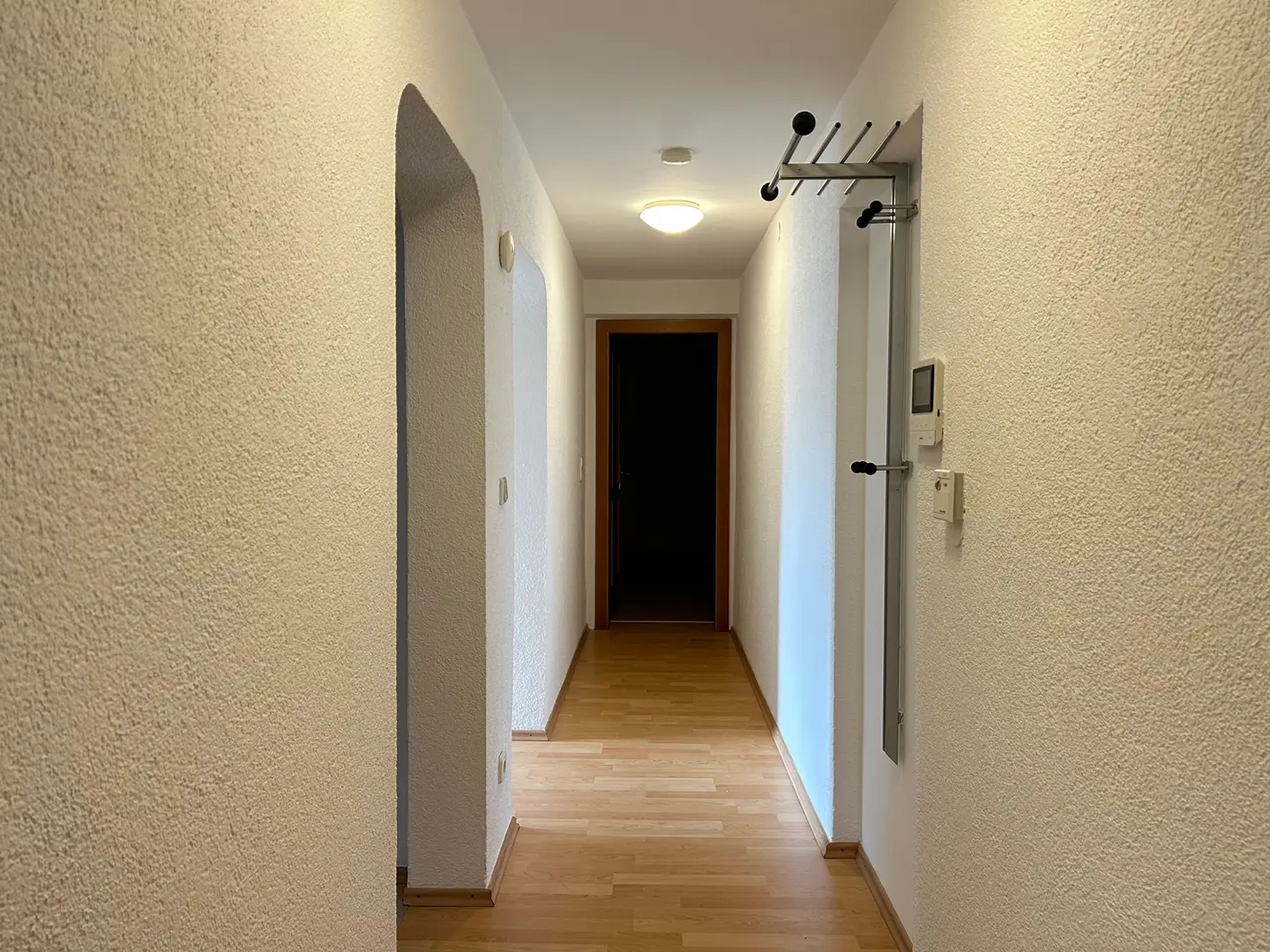Erdgeschosswohnung mit privatem Garten und lichtdurchflutetem Wohnbereich