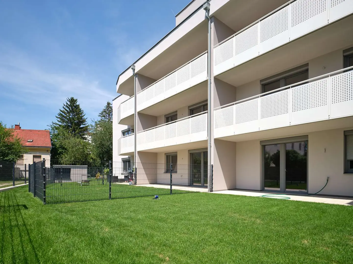 Neuwertige Wohnung in modernem Wohnhaus
