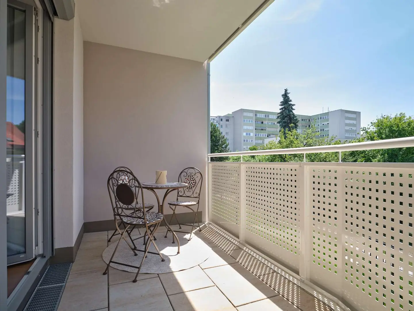 Neuwertige Wohnung in modernem Wohnhaus
