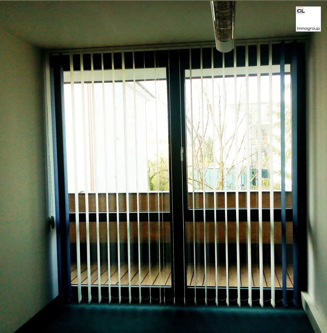 Office in prime location (attic) with panoramic walkaround, Salzburg City: near Paracelsus Bath and Kurhaus, Congress House, Mirabell Palace, Mirabellgarten. Excellent accessibility, ideal for high customer frequency