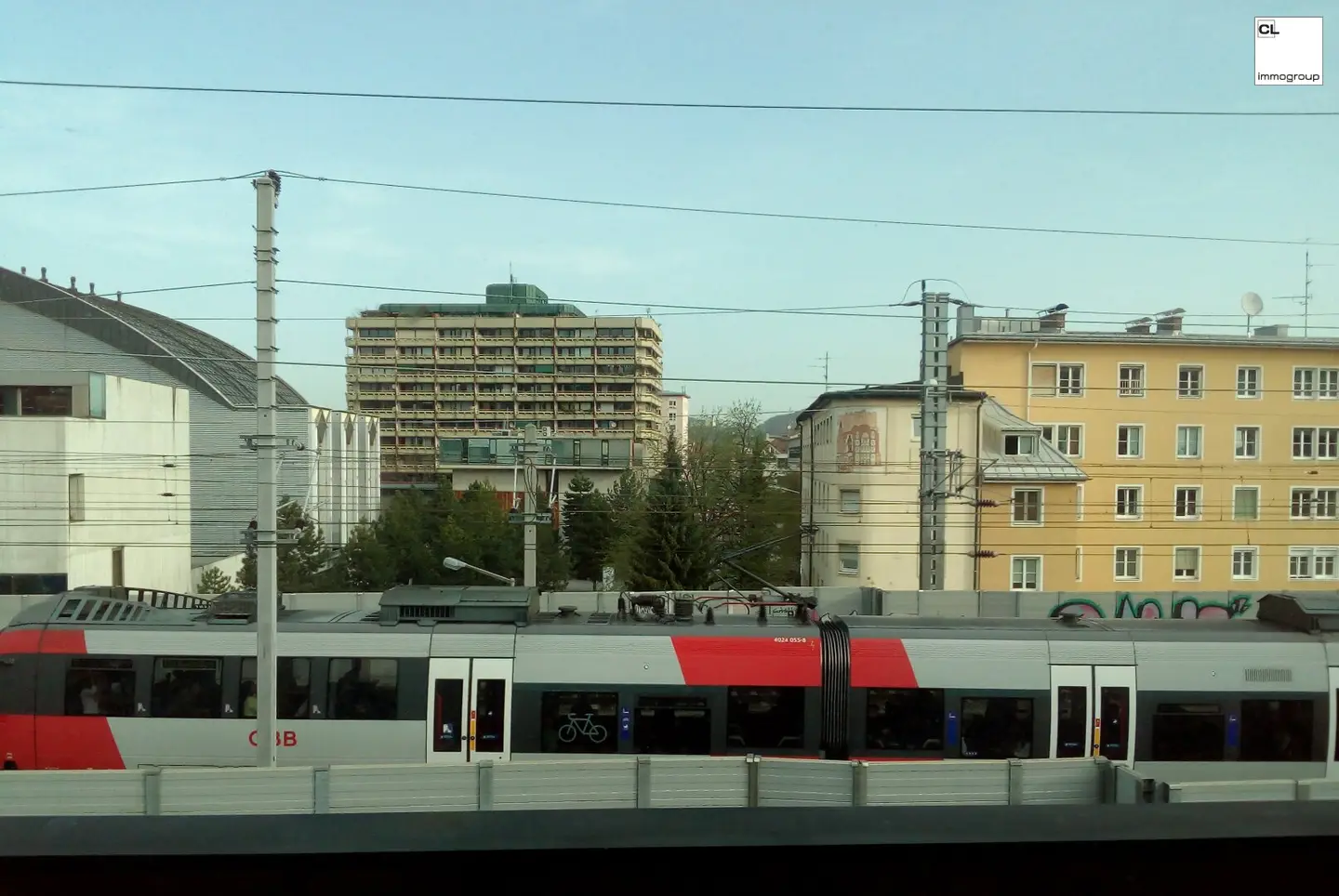 Office in prime location (attic) with panoramic walkaround, Salzburg City: near Paracelsus Bath and Kurhaus, Congress House, Mirabell Palace, Mirabellgarten. Excellent accessibility, ideal for high customer frequency