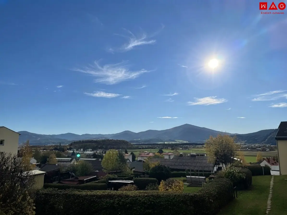 Gepflegte 3 Zimmerwohnung am südseitigen Sonnenhang in Fohnsdorf mit Garten.