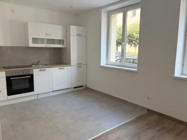 Friendly, pretty 2-room apartment, quiet, near Klinik Floridsdorf and lines 30 + 31