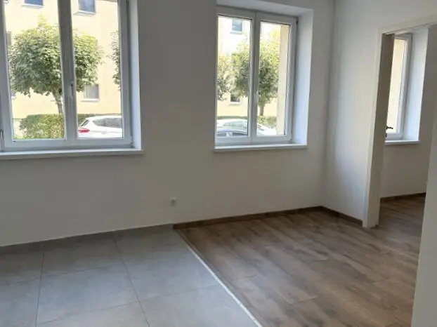 Friendly, pretty 2-room apartment, quiet, near Klinik Floridsdorf and lines 30 + 31