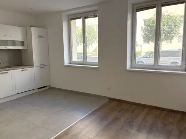 Freundliche, hübsche 2-Zimmerwohnung, ruhig, Nähe Klinik Floridsdorf und Linien 30 + 31!