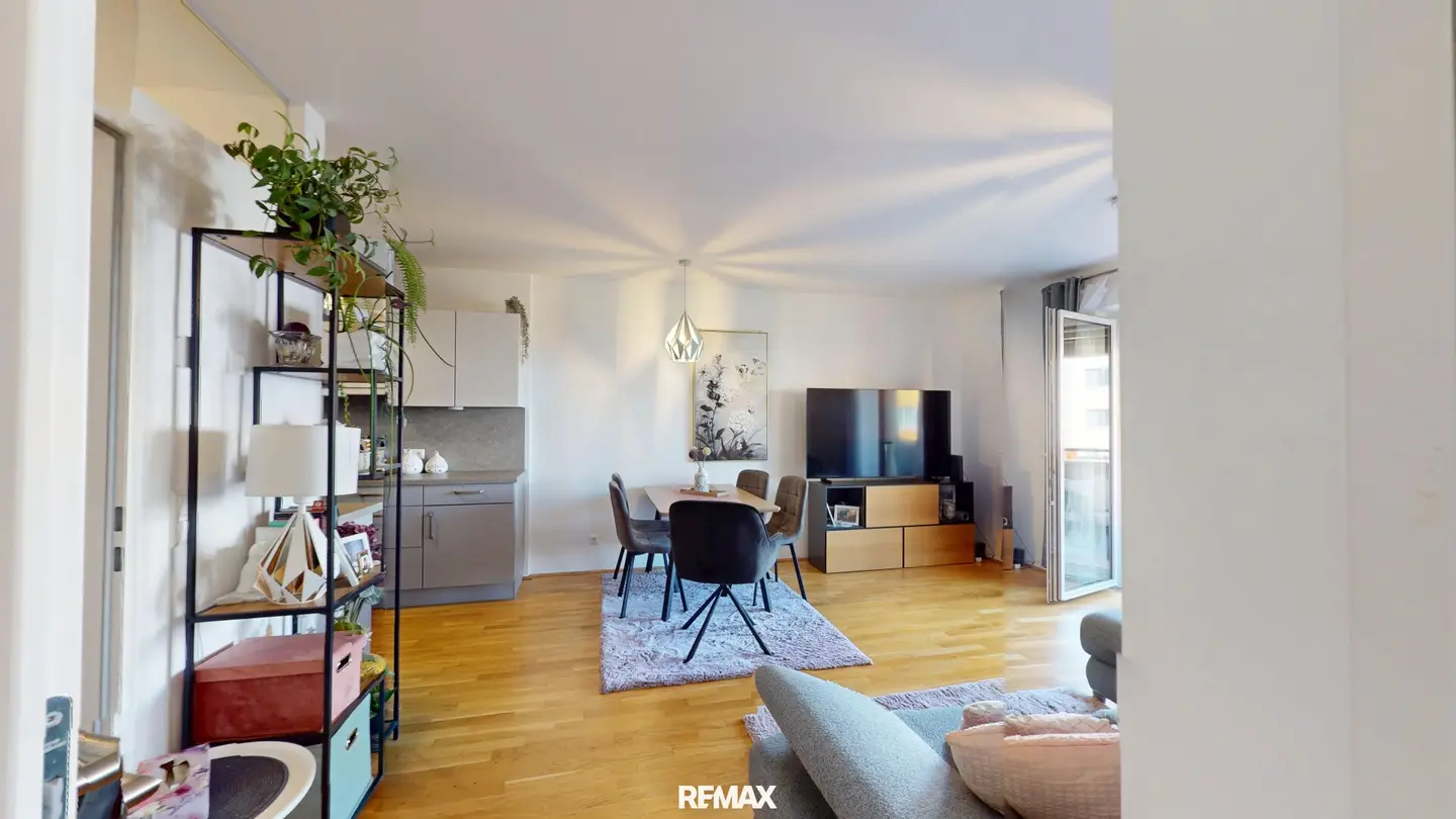Modern 2-room residential gem with balcony &amp; underground parking space in Wels