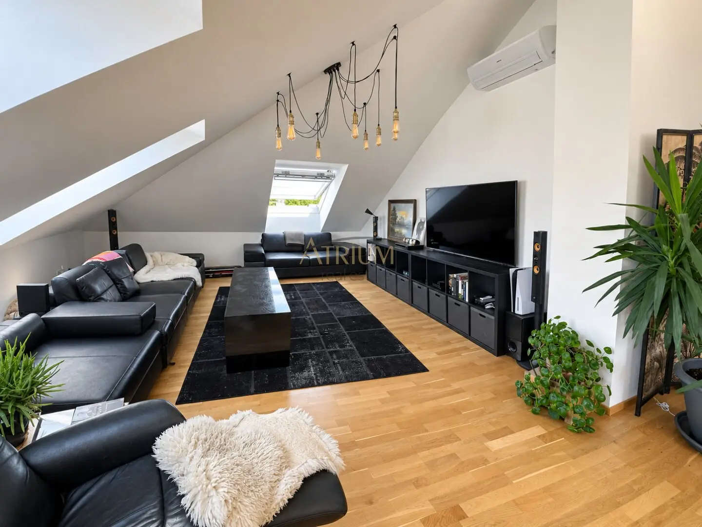 Spacious attic apartment with terrace and distant view in Baden