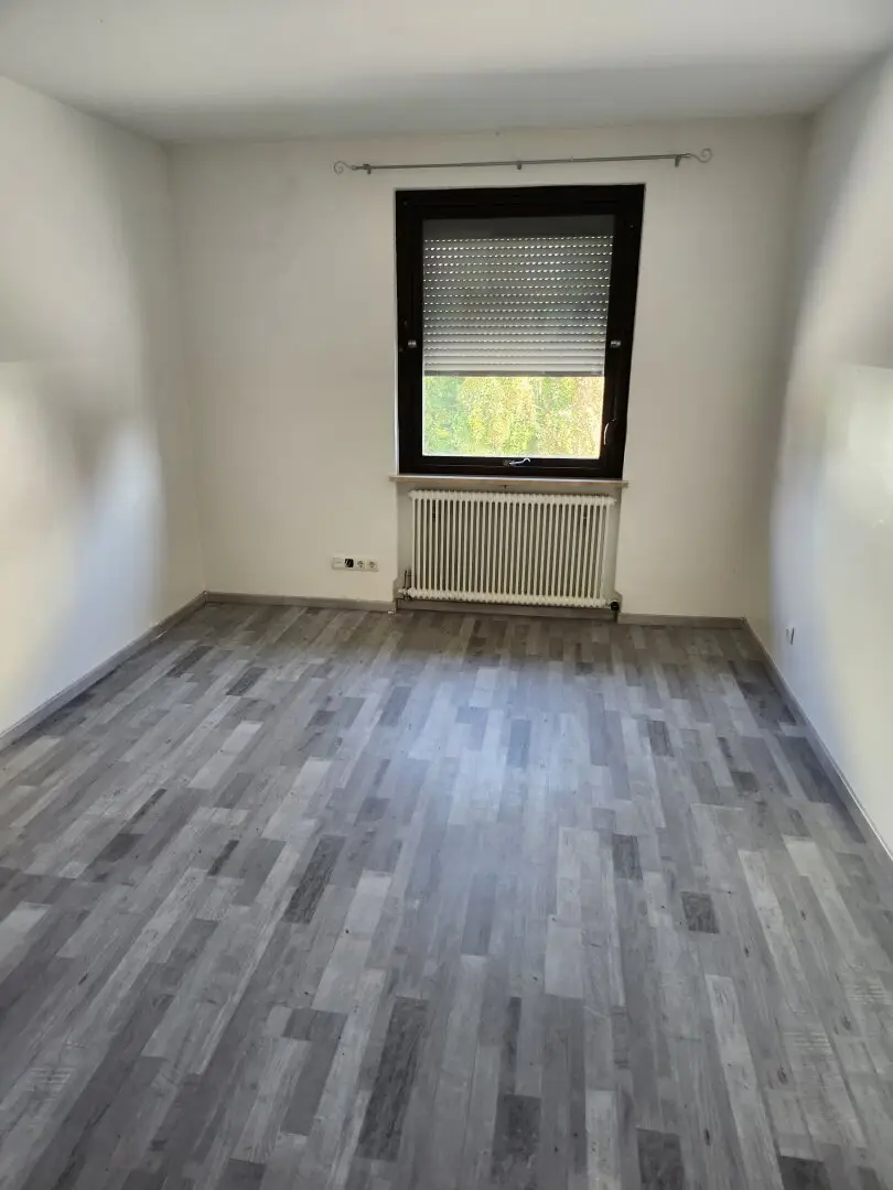 138 m² Eigentumswohnung mit Garten, Pool und Garage in Oftering