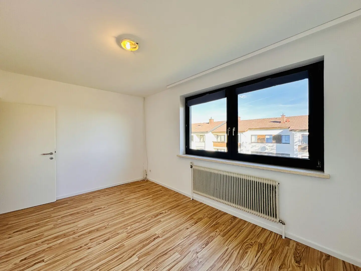 Sonnige Wohnung mit Loggia und Keller zum Kauf in Natschbach