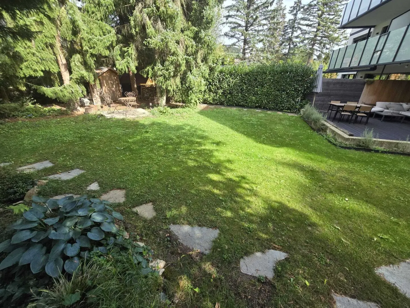 The Feeling of Your Own House: Barrier-free 4-Room Luxury Garden Apartment with 400 m² Private Oasis in Vienna Penzing