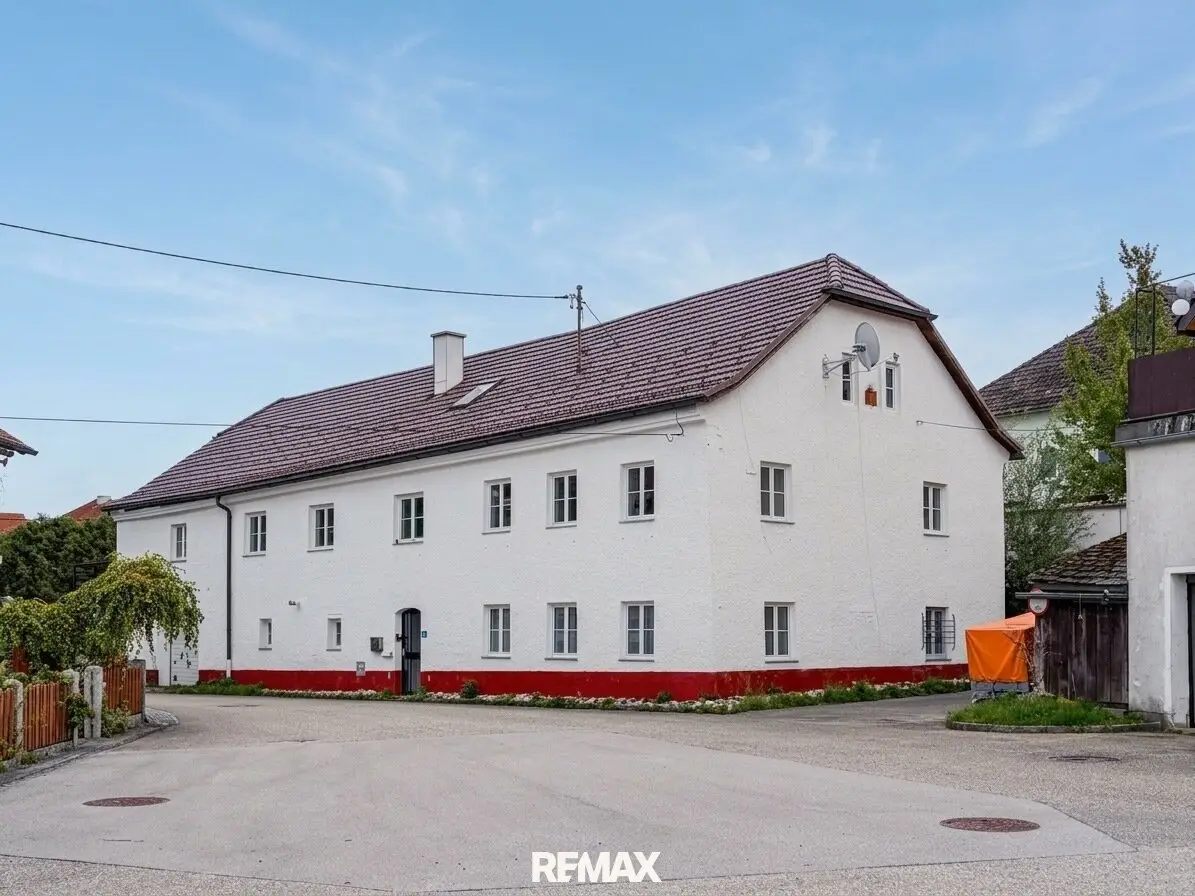 Spacious residential house with great potential in Leopoldschlag!