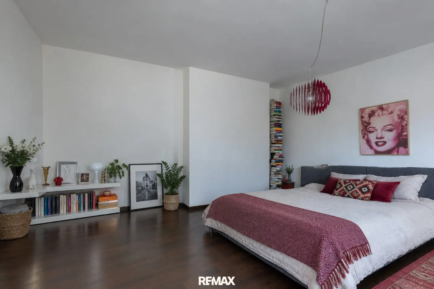 Exclusive attic maisonette in the 6th district with terrace and panoramic view