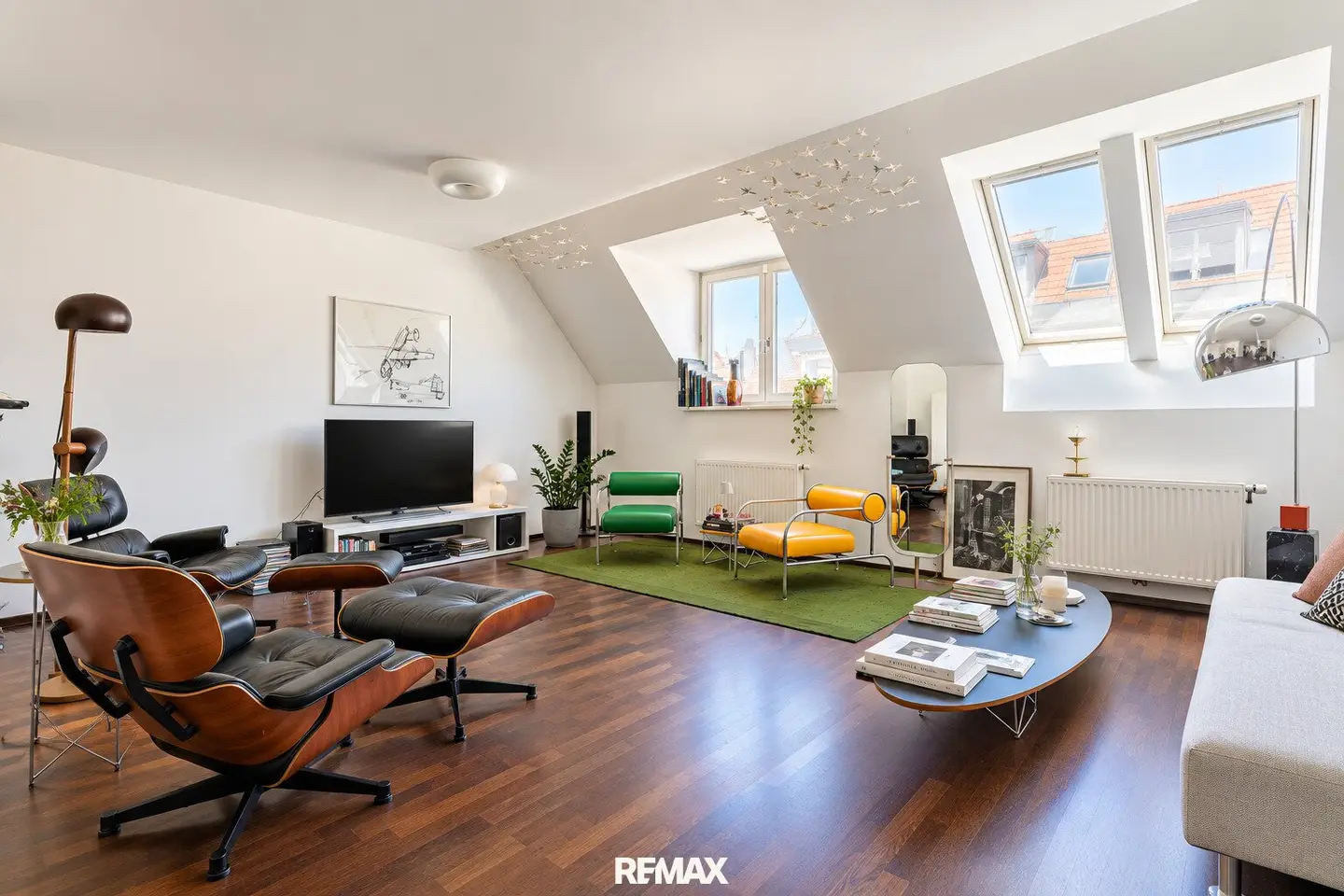 Exclusive attic maisonette in the 6th district with terrace and panoramic view