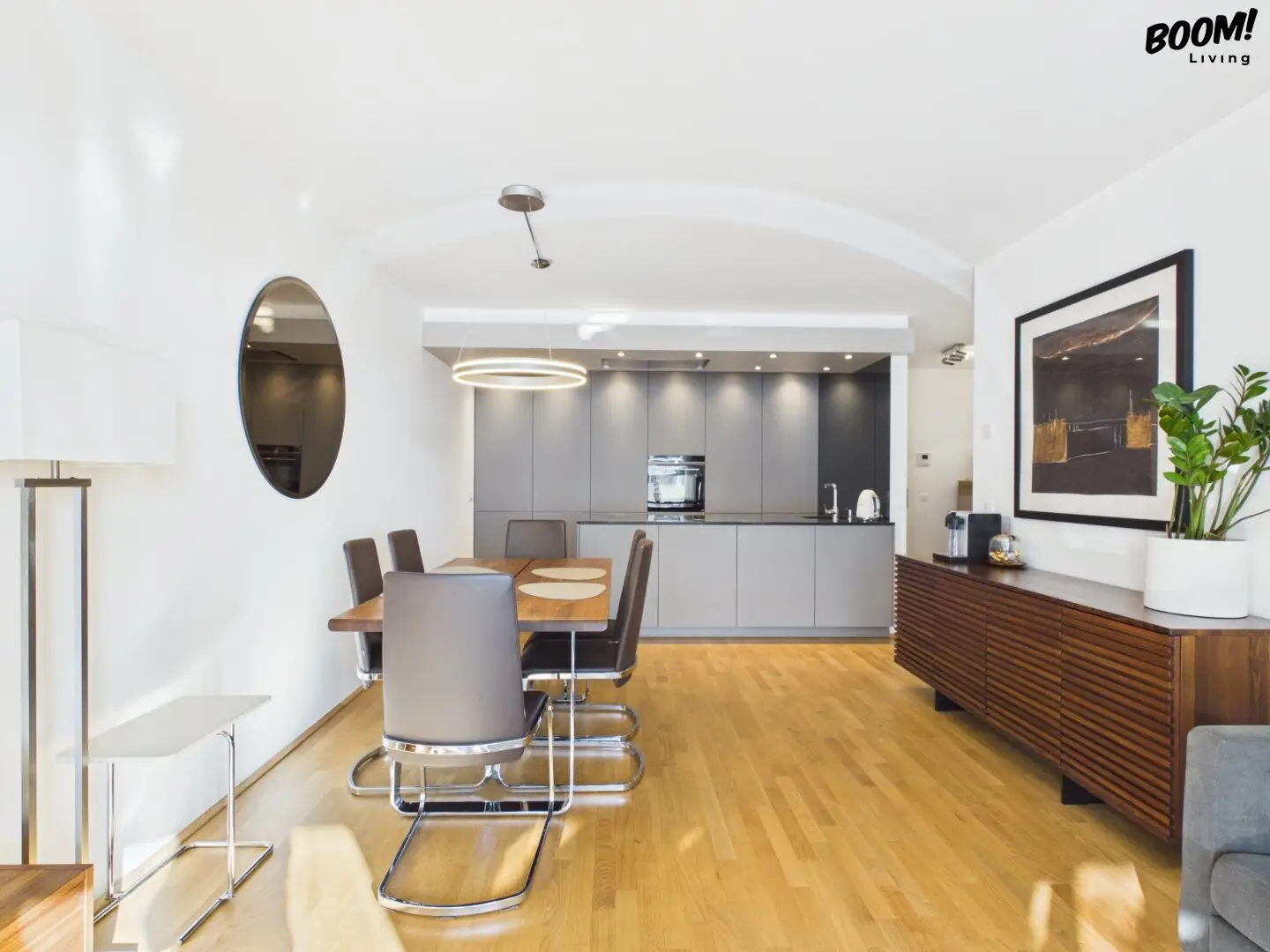 Modern living with distant view – 3-room apartment with 15 m² balcony, pool and view of greenery