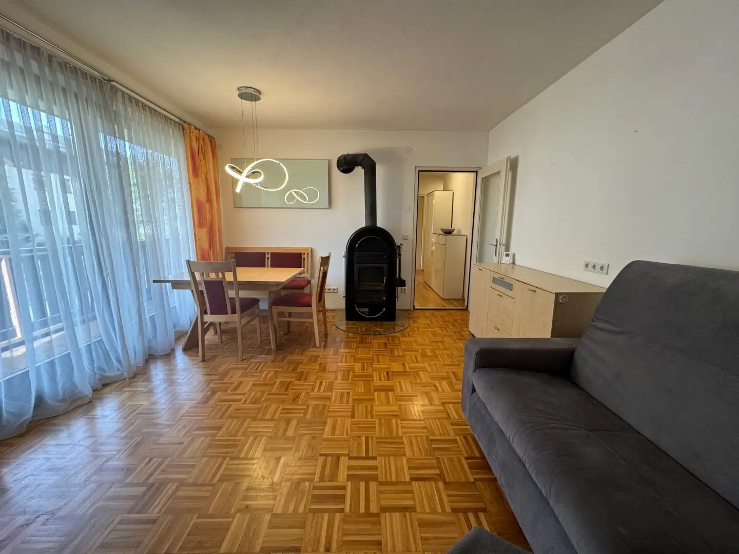 Sonnige 2 Zimmer Wohnung | 57m2 Wfl., Balkon und Freiabstellplatz | Henndorf a. Wallersee