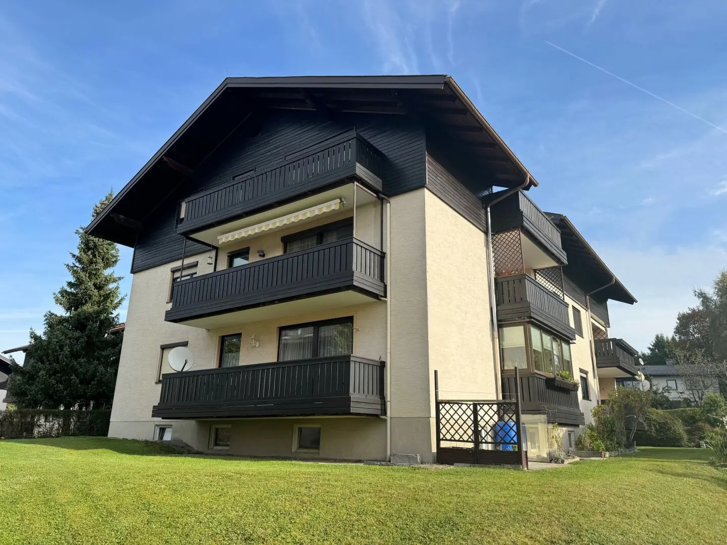 Sonnige 2 Zimmer Wohnung | 57m2 Wfl., Balkon und Freiabstellplatz | Henndorf a. Wallersee