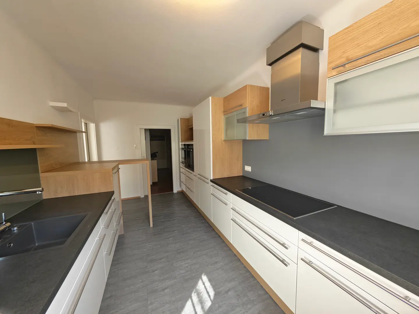 Teilbare hochwertig ausgestattete Wohnung mit Garage