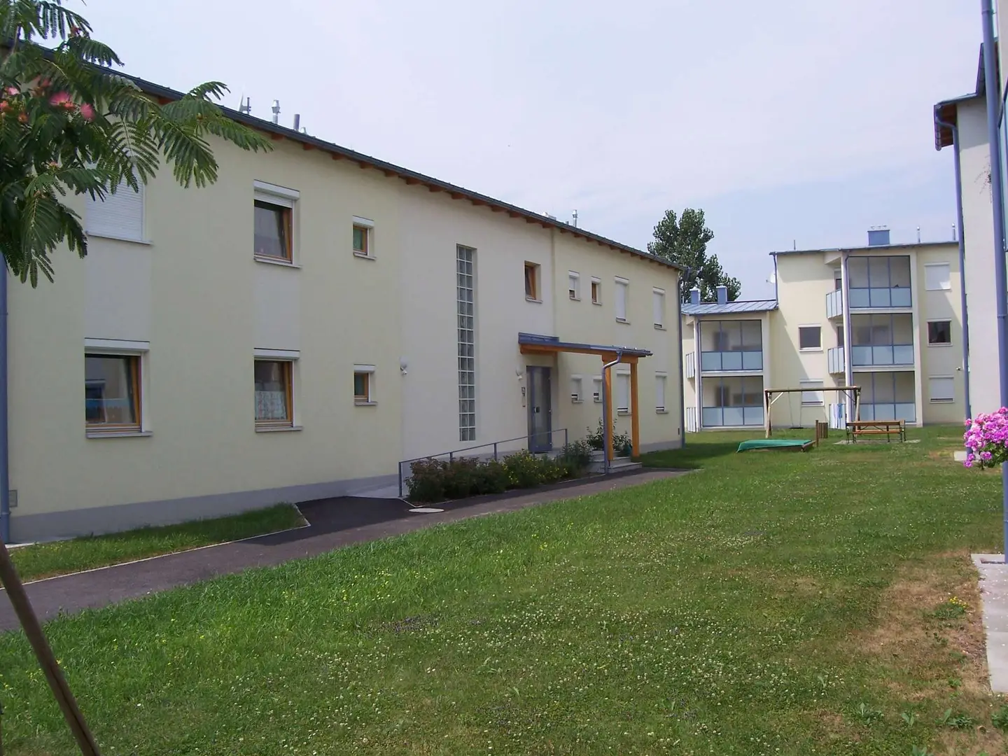 Helle Wohnung in ruhiger sonniger Ortsrandlage