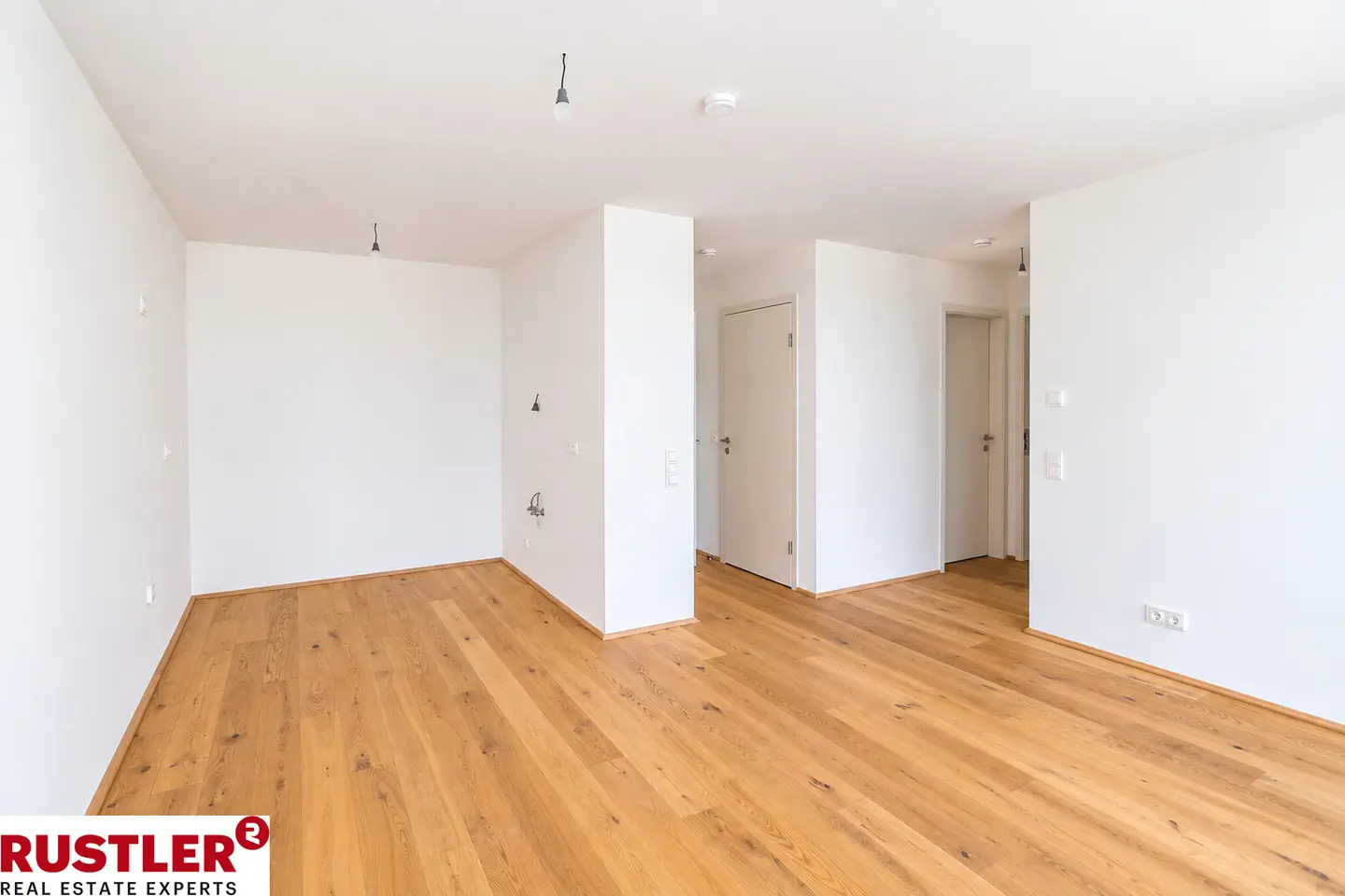 High quality penthouse in first occupancy near central station
