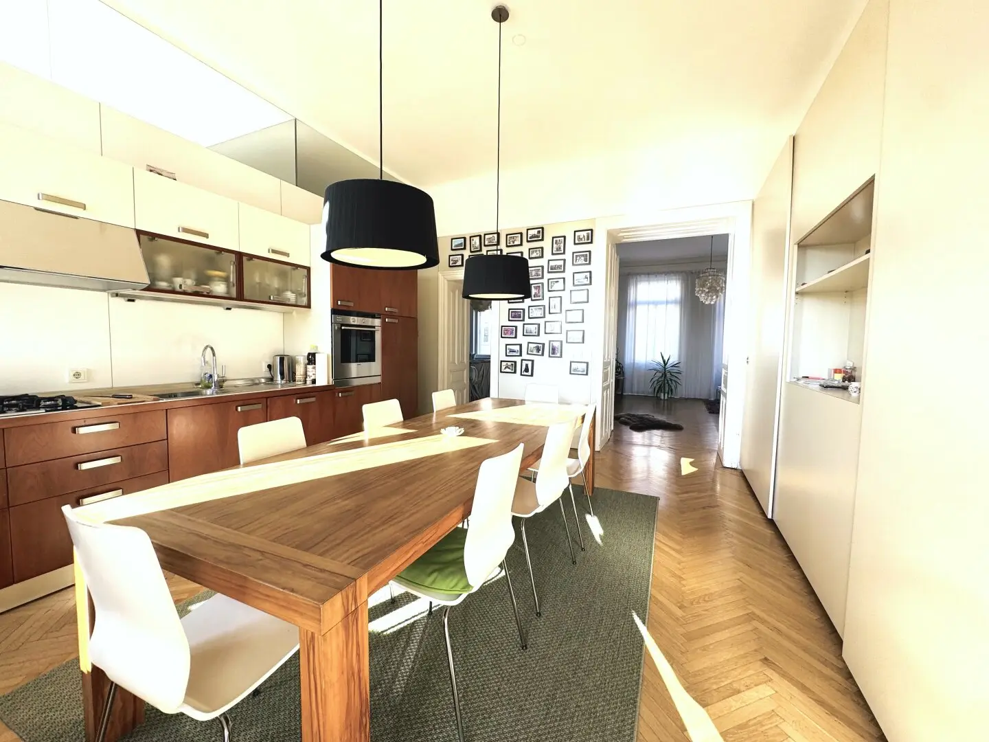 Bright apartment with balcony near Schönbrunn