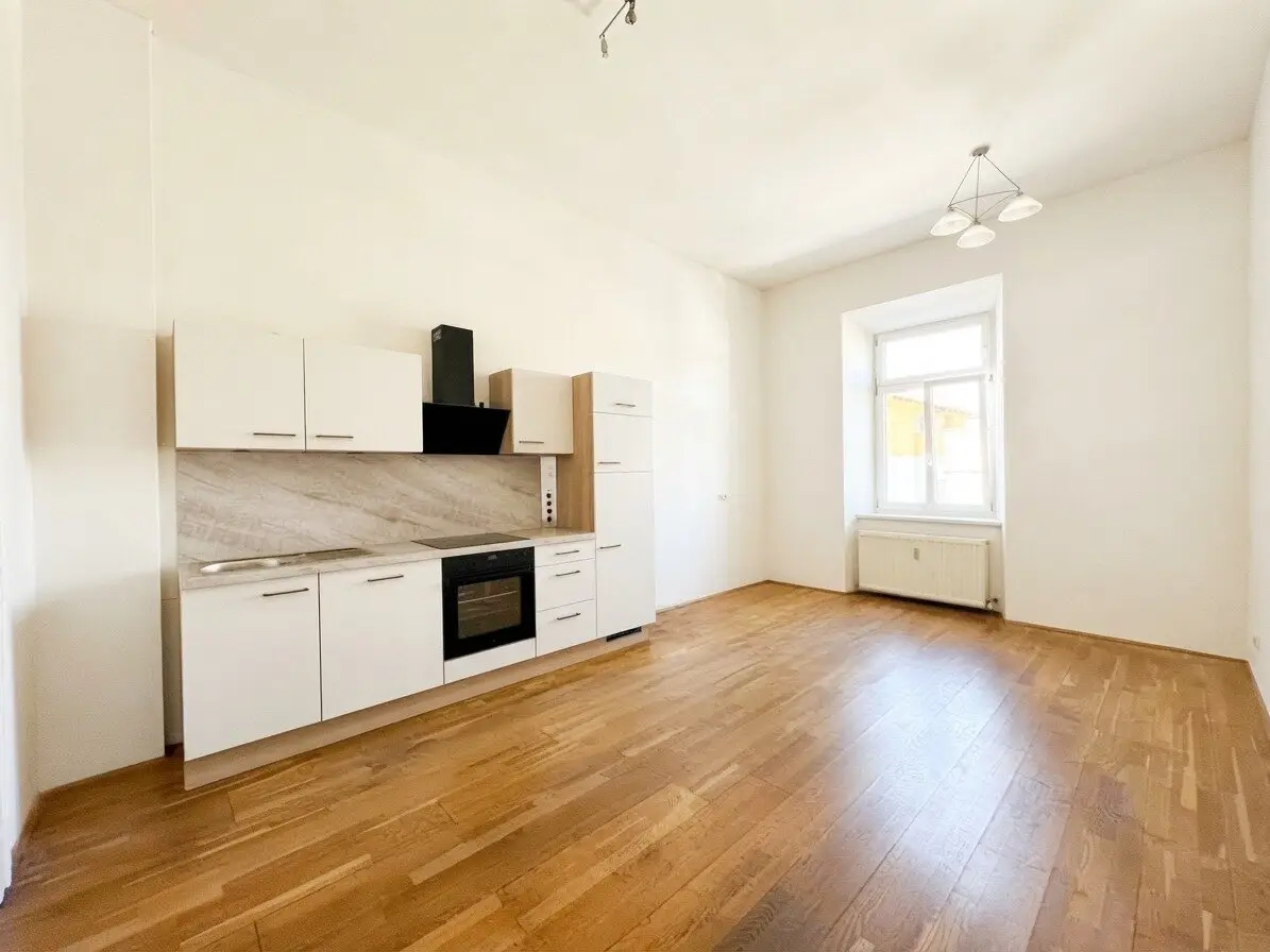 Charming 3-room apartment in Leibnitz, freshly renovated with new kitchen 1. Etage